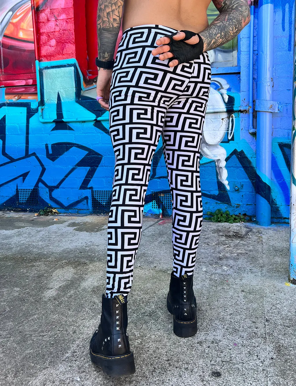 DOOF MEGGINGS - BLACK & WHITE MAZE