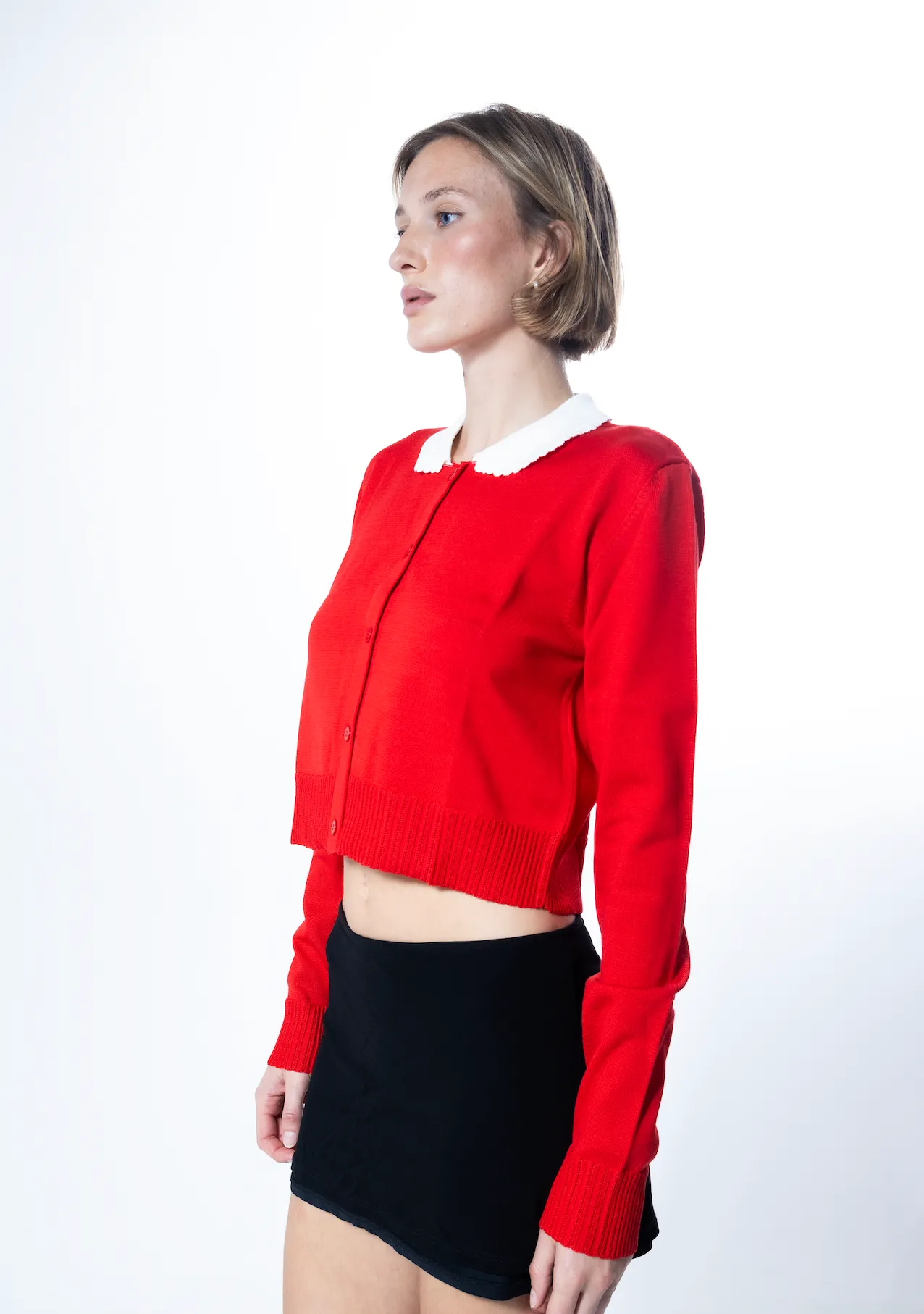 MS. PENNYWORTH CARDIGAN RED CROPPED